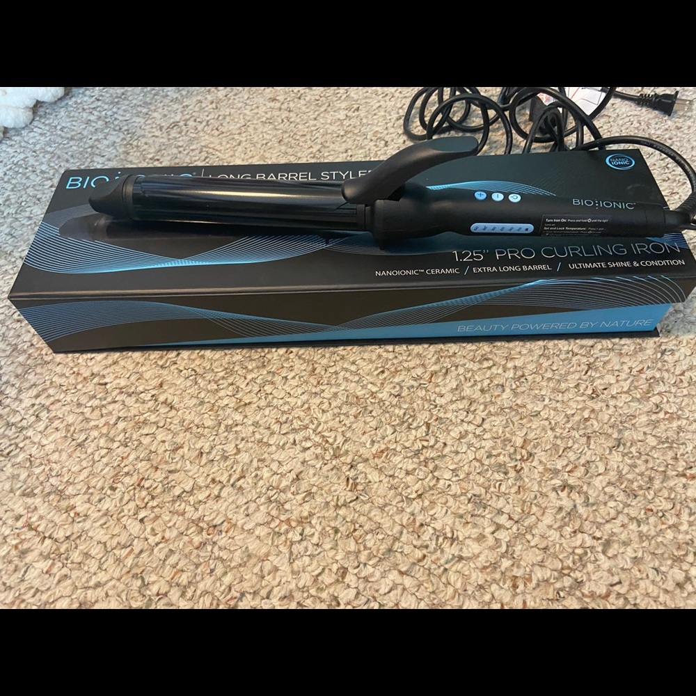 Bio ionic 1.25” extended barrel curling iron